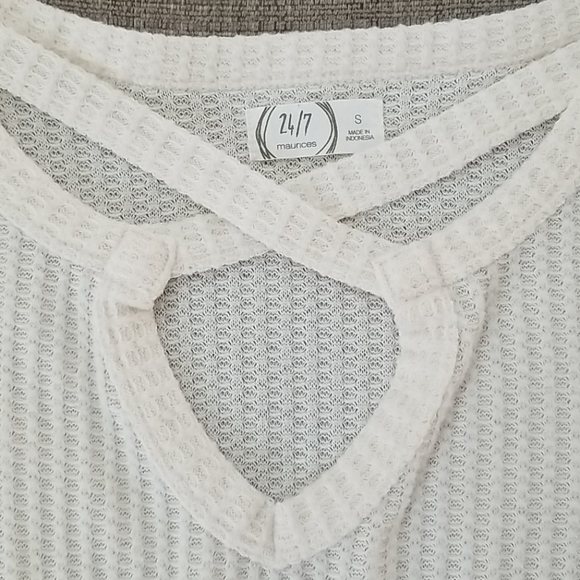 Sweater - Picture 2 of 3